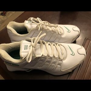 Nike Shox. Like new. Wore a few times.sz 11 US